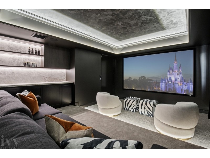 40 Knightsbridge Parade West, Sovereign Islands QLD 4216