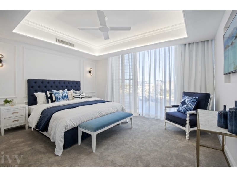 40 Knightsbridge Parade West, Sovereign Islands QLD 4216