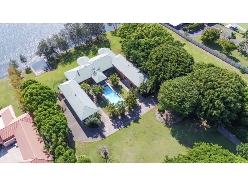 8-16 Riverbend Avenue, Carrara QLD 4211