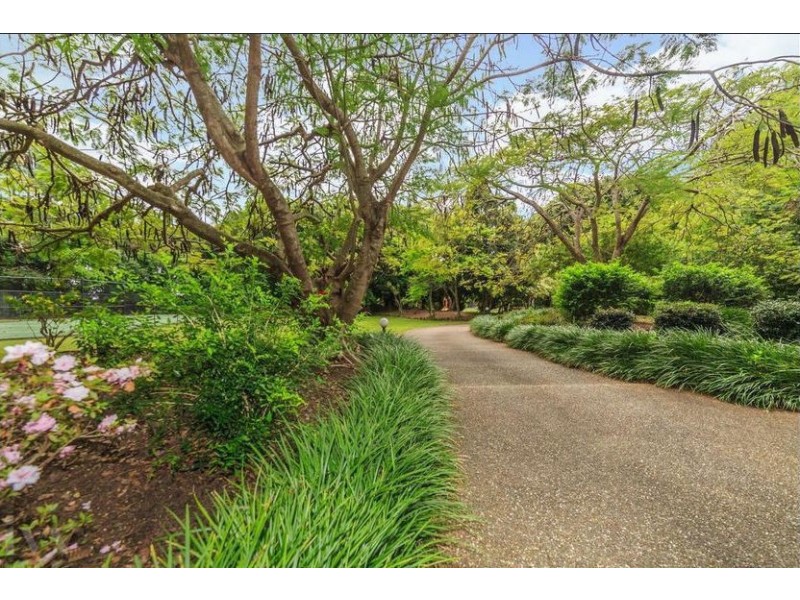 8-16 Riverbend Avenue, Carrara QLD 4211