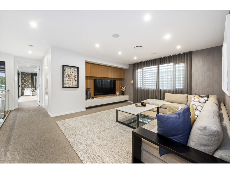 45 Cova Boulevard, Hope Island QLD 4212