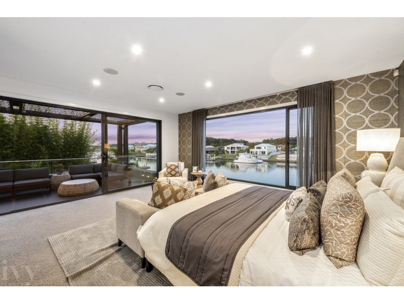 45 Cova Boulevard, Hope Island QLD 4212