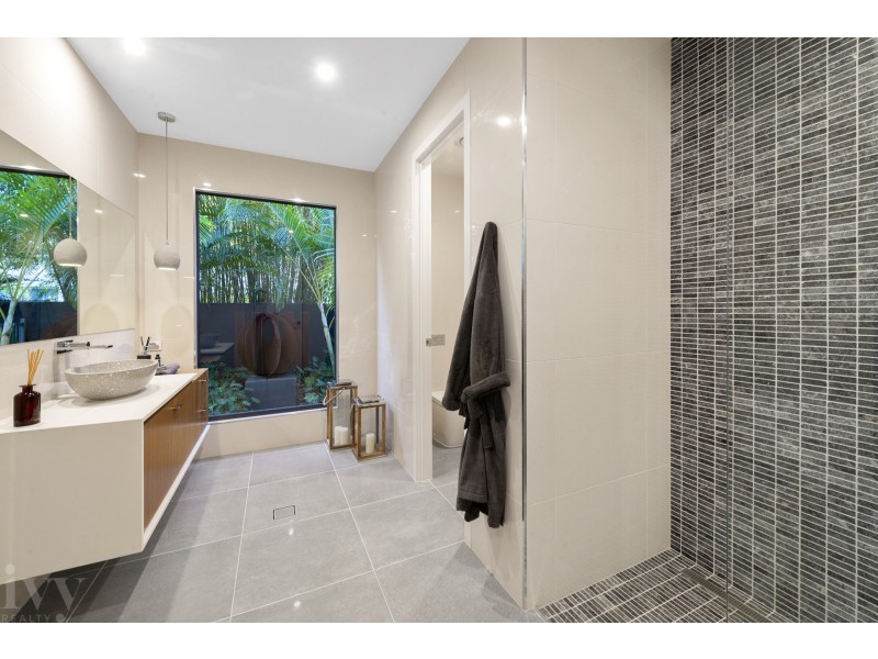 45 Cova Boulevard, Hope Island QLD 4212