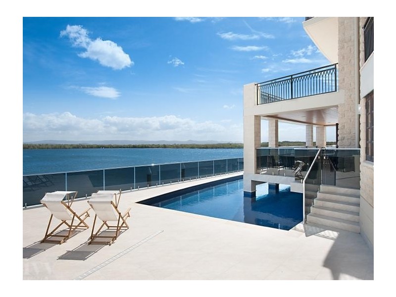 55 Knightsbridge Parade West, Sovereign Islands QLD 4216