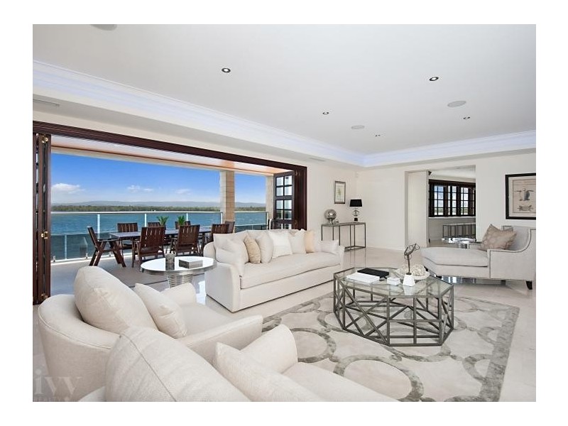 55 Knightsbridge Parade West, Sovereign Islands QLD 4216