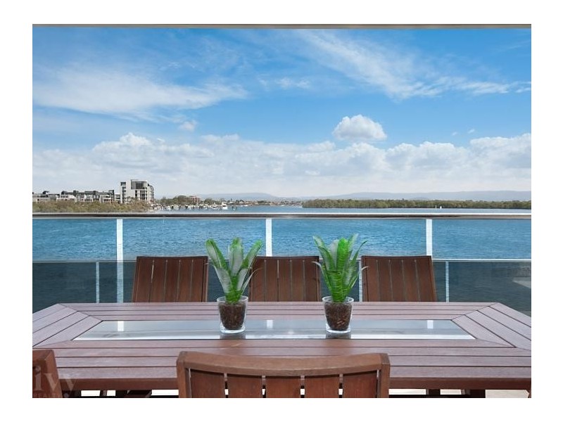 55 Knightsbridge Parade West, Sovereign Islands QLD 4216