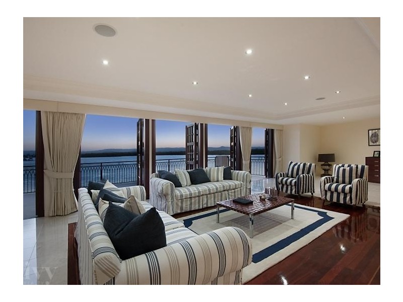 55 Knightsbridge Parade West, Sovereign Islands QLD 4216