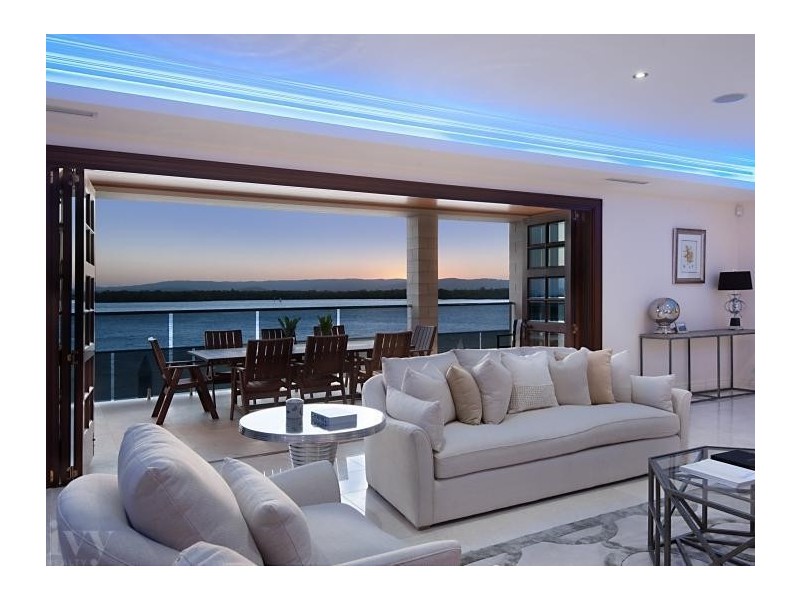 55 Knightsbridge Parade West, Sovereign Islands QLD 4216