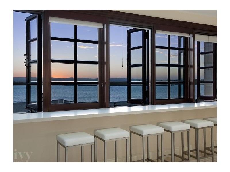 55 Knightsbridge Parade West, Sovereign Islands QLD 4216