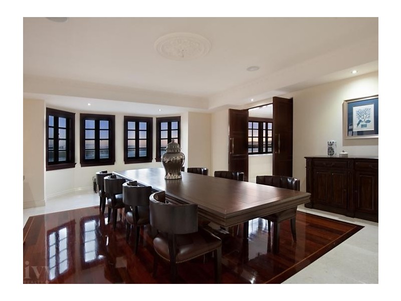 55 Knightsbridge Parade West, Sovereign Islands QLD 4216