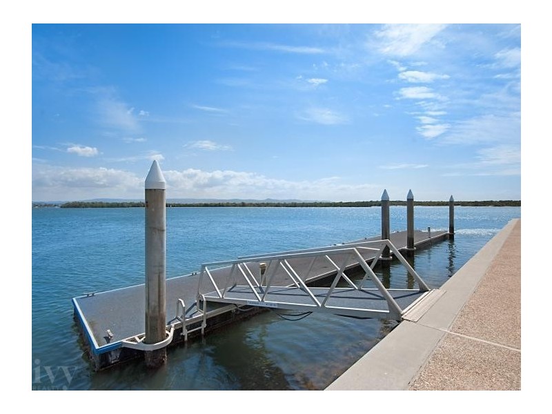 55 Knightsbridge Parade West, Sovereign Islands QLD 4216