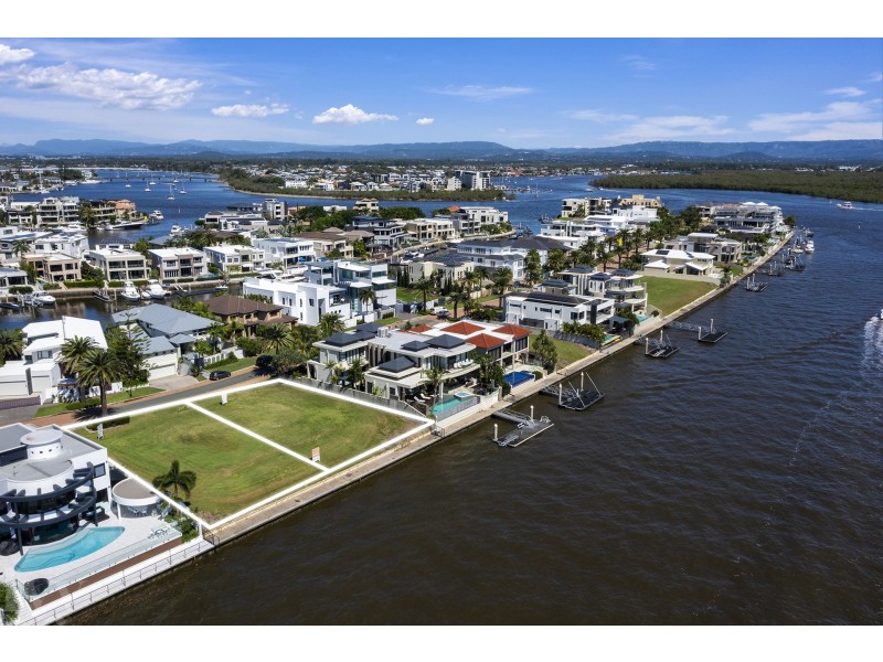 3-5 Knightsbridge Parade West, Sovereign Islands QLD 4216