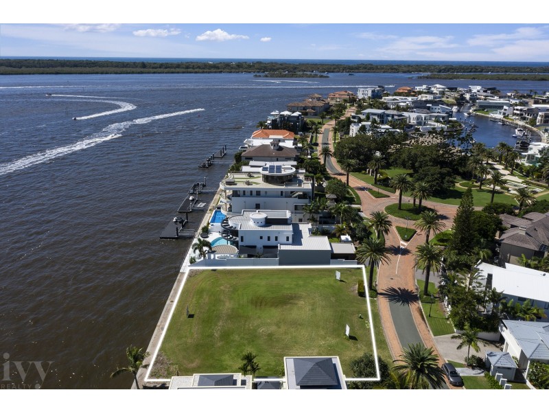 3-5 Knightsbridge Parade West, Sovereign Islands QLD 4216