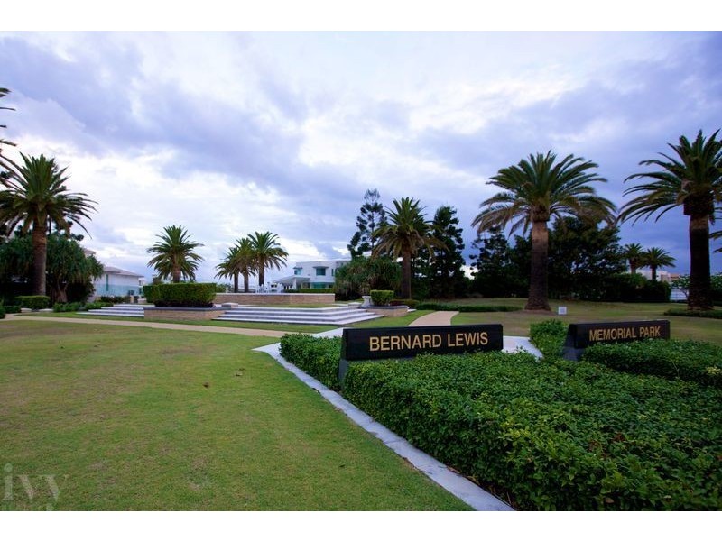 3-5 Knightsbridge Parade West, Sovereign Islands QLD 4216
