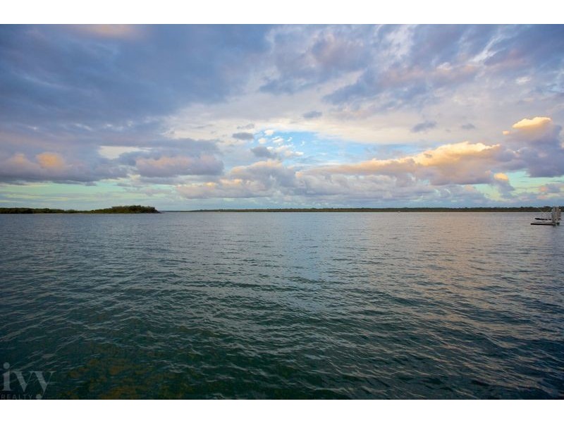 3-5 Knightsbridge Parade West, Sovereign Islands QLD 4216