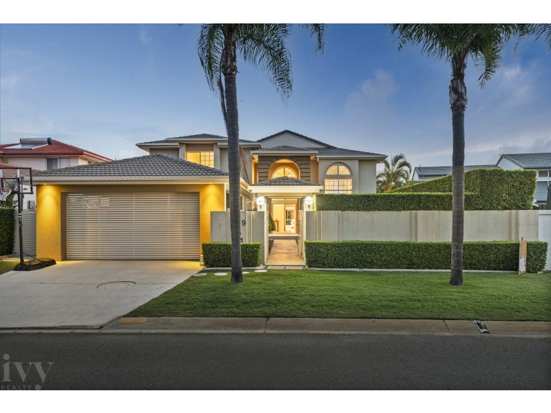 129 Pebble Beach Drive, Runaway Bay QLD 4216