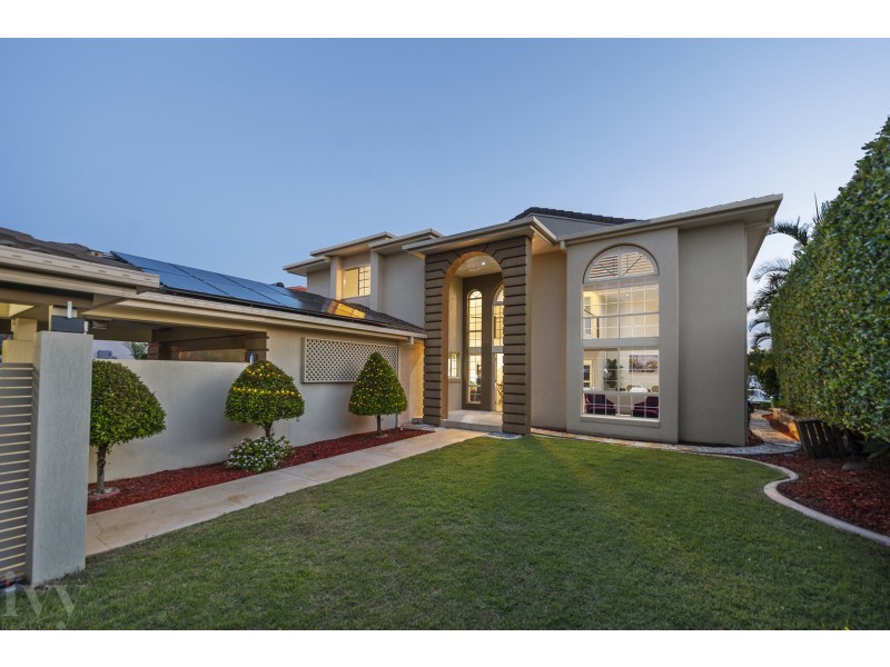 129 Pebble Beach Drive, Runaway Bay QLD 4216