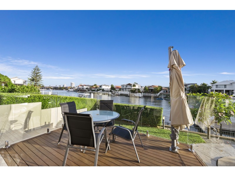 129 Pebble Beach Drive, Runaway Bay QLD 4216
