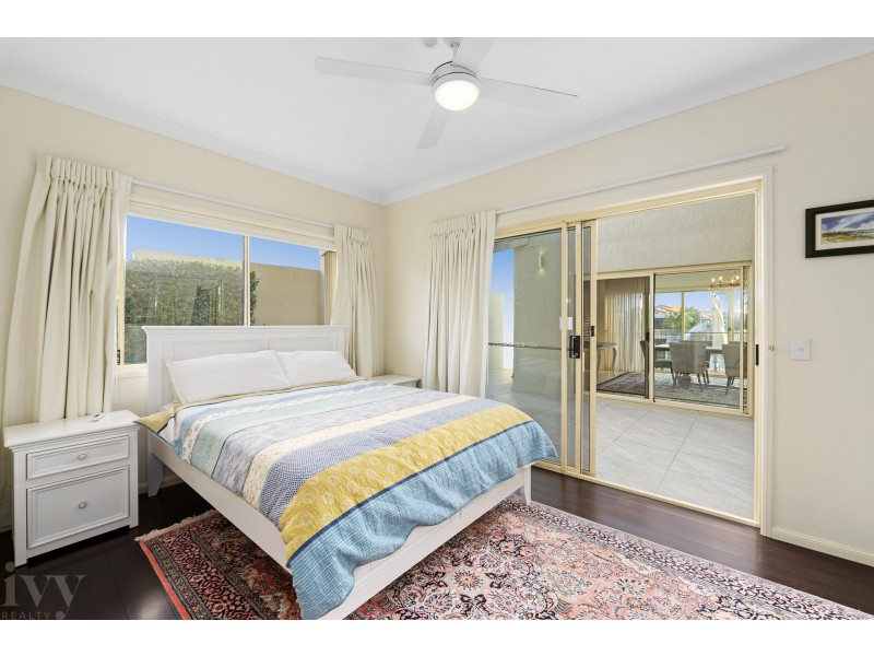 129 Pebble Beach Drive, Runaway Bay QLD 4216