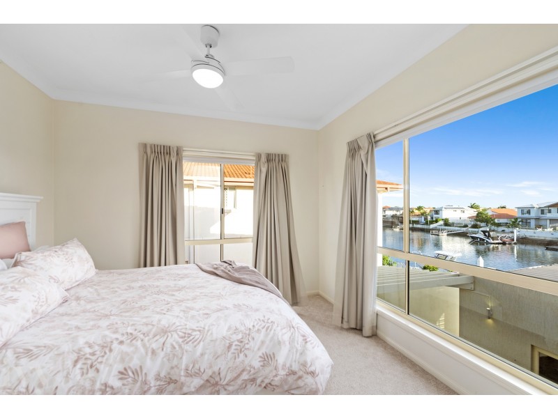 129 Pebble Beach Drive, Runaway Bay QLD 4216