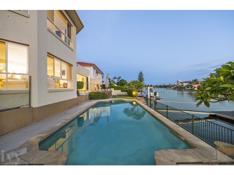 129 Pebble Beach Drive, Runaway Bay QLD 4216