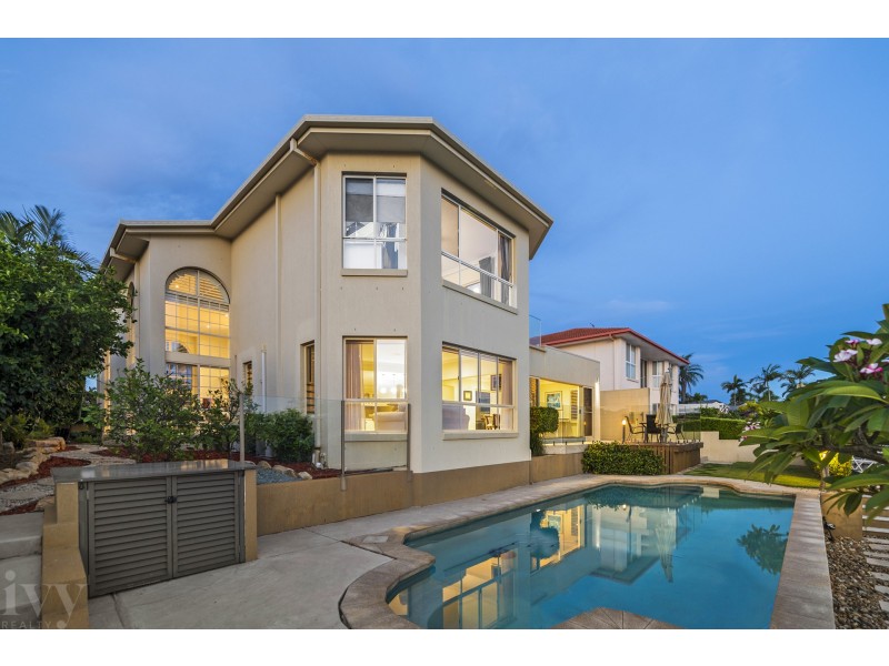 129 Pebble Beach Drive, Runaway Bay QLD 4216