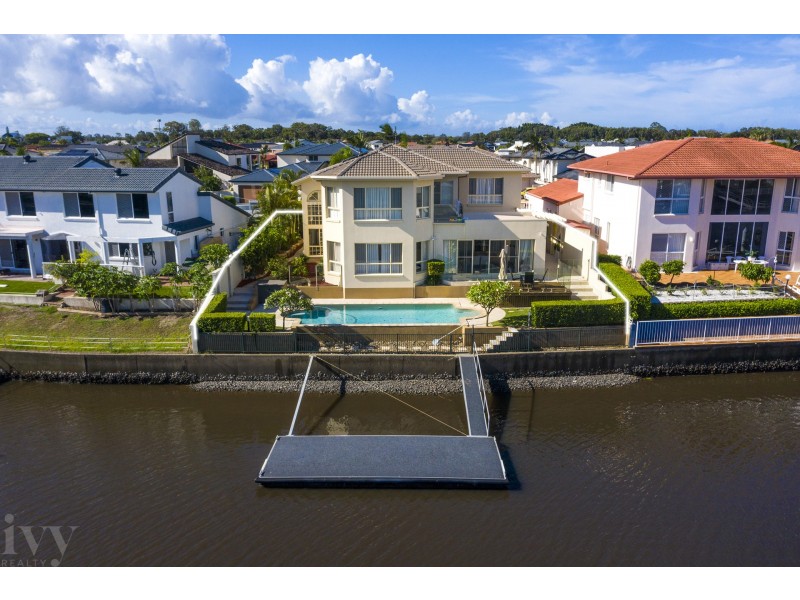 129 Pebble Beach Drive, Runaway Bay QLD 4216