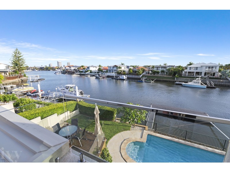 129 Pebble Beach Drive, Runaway Bay QLD 4216