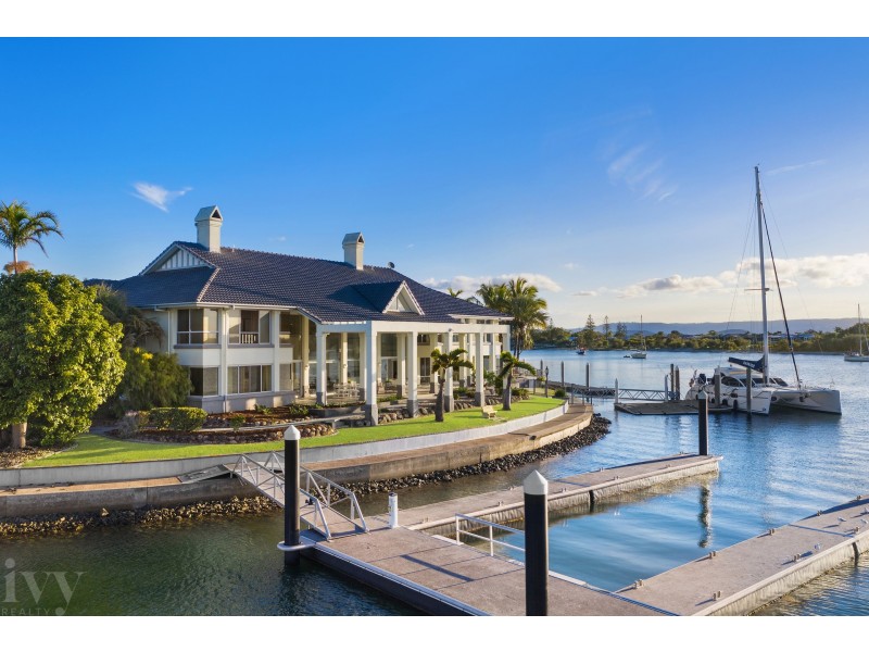 28 Excalibur Court, Sovereign Islands QLD 4216