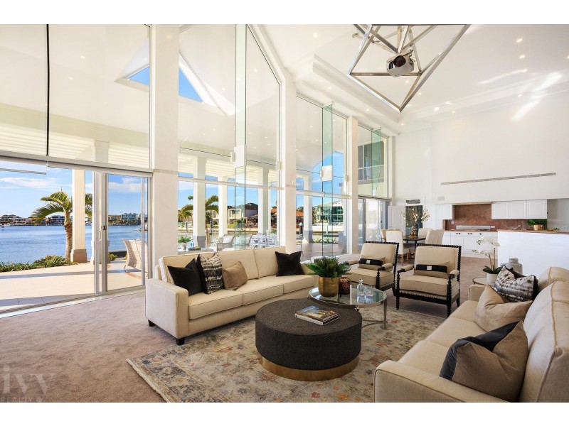 28 Excalibur Court, Sovereign Islands QLD 4216