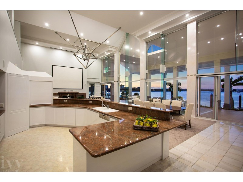 28 Excalibur Court, Sovereign Islands QLD 4216