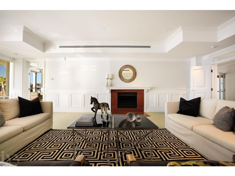 28 Excalibur Court, Sovereign Islands QLD 4216