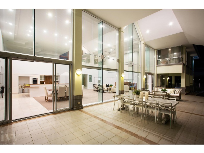 28 Excalibur Court, Sovereign Islands QLD 4216