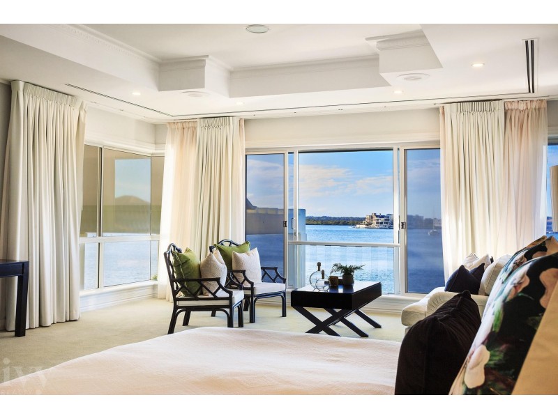 28 Excalibur Court, Sovereign Islands QLD 4216