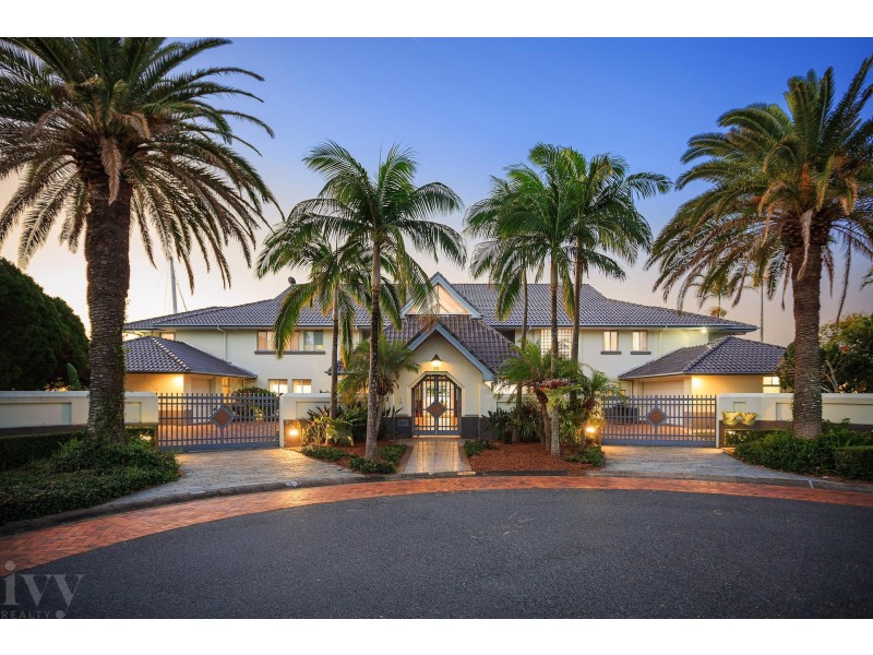 28 Excalibur Court, Sovereign Islands QLD 4216