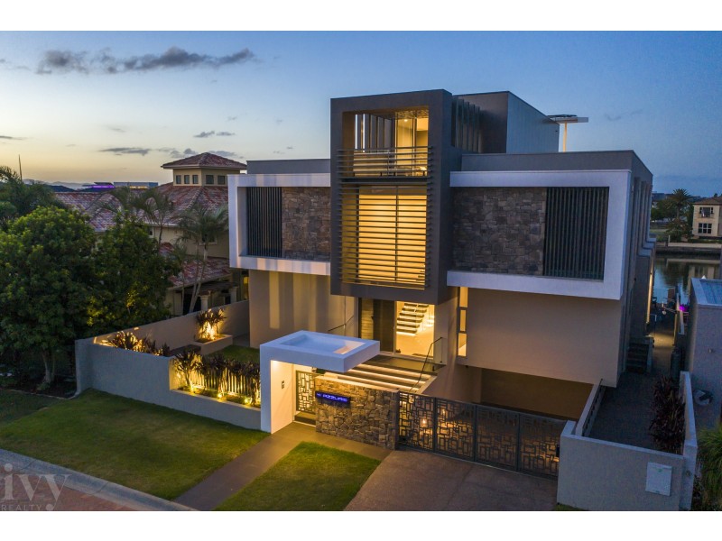 41 Royal Albert Crescent, Sovereign Islands QLD 4216