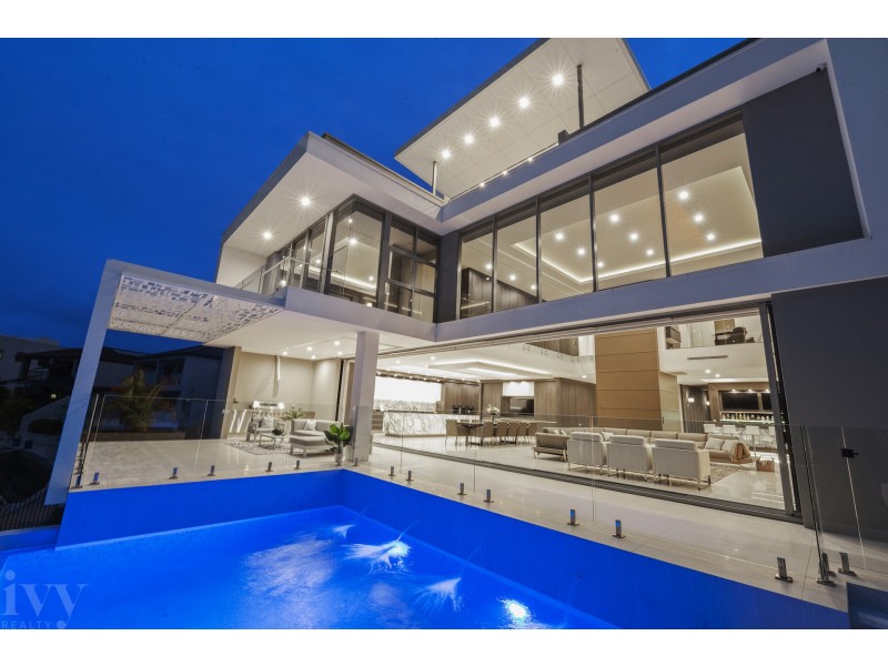 41 Royal Albert Crescent, Sovereign Islands QLD 4216