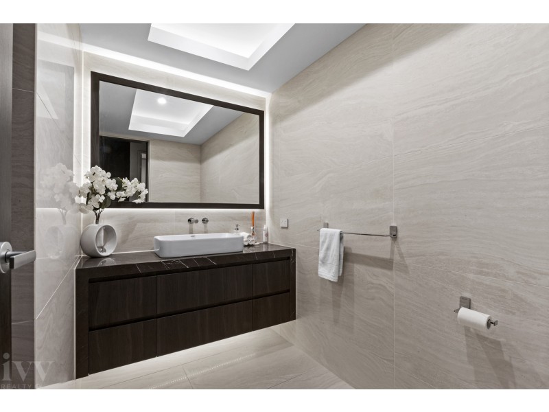 41 Royal Albert Crescent, Sovereign Islands QLD 4216