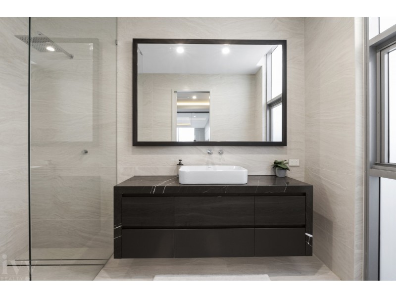 41 Royal Albert Crescent, Sovereign Islands QLD 4216
