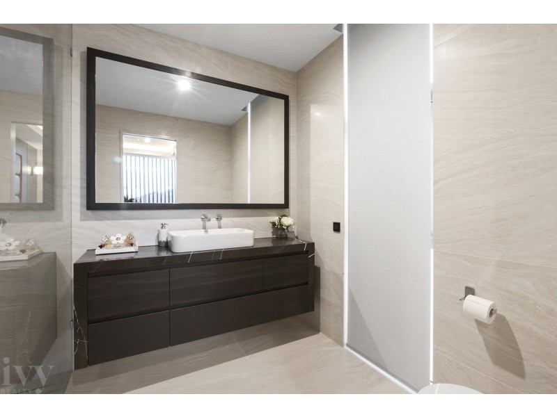 41 Royal Albert Crescent, Sovereign Islands QLD 4216