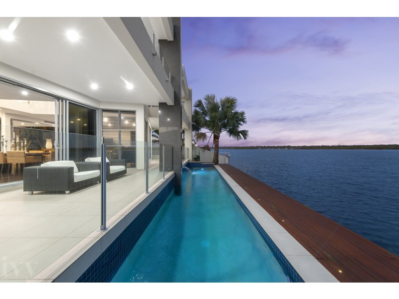 13 Parklane Terrace, Sovereign Islands QLD 4216