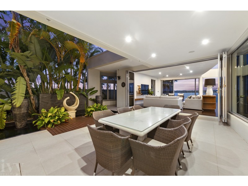13 Parklane Terrace, Sovereign Islands QLD 4216