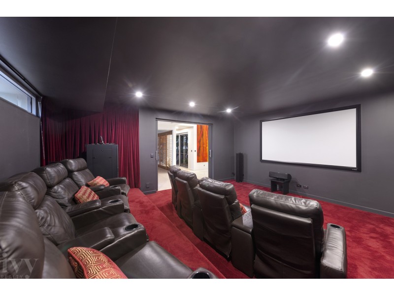 13 Parklane Terrace, Sovereign Islands QLD 4216