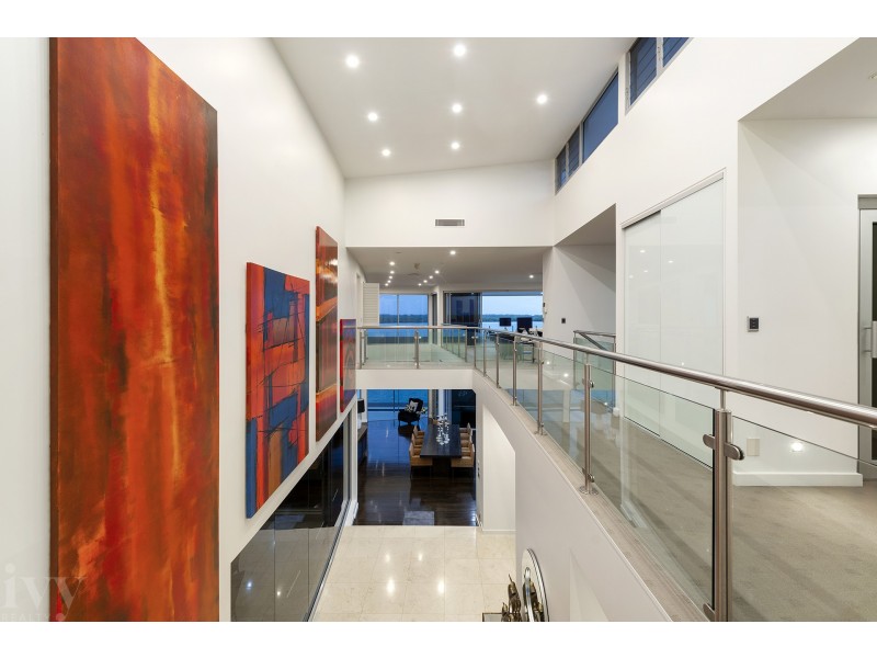 13 Parklane Terrace, Sovereign Islands QLD 4216