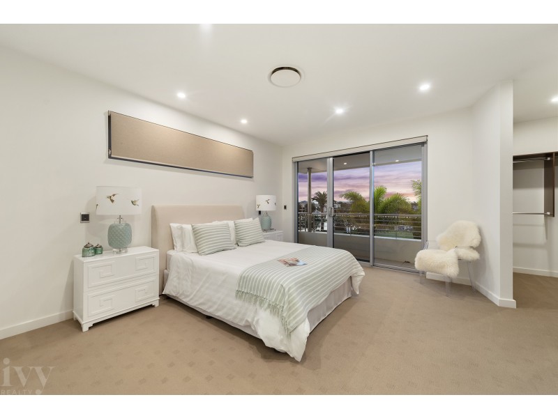 13 Parklane Terrace, Sovereign Islands QLD 4216