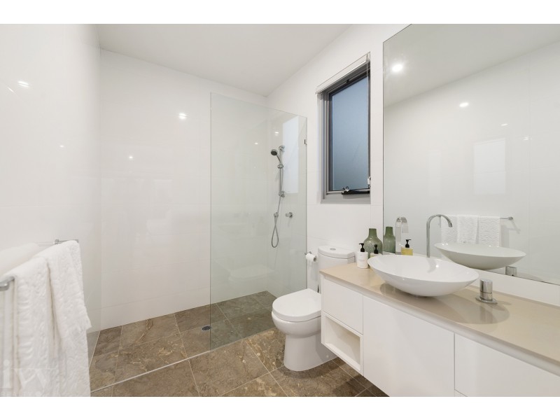 13 Parklane Terrace, Sovereign Islands QLD 4216