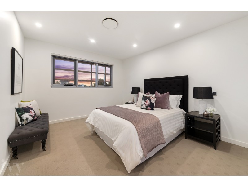 13 Parklane Terrace, Sovereign Islands QLD 4216