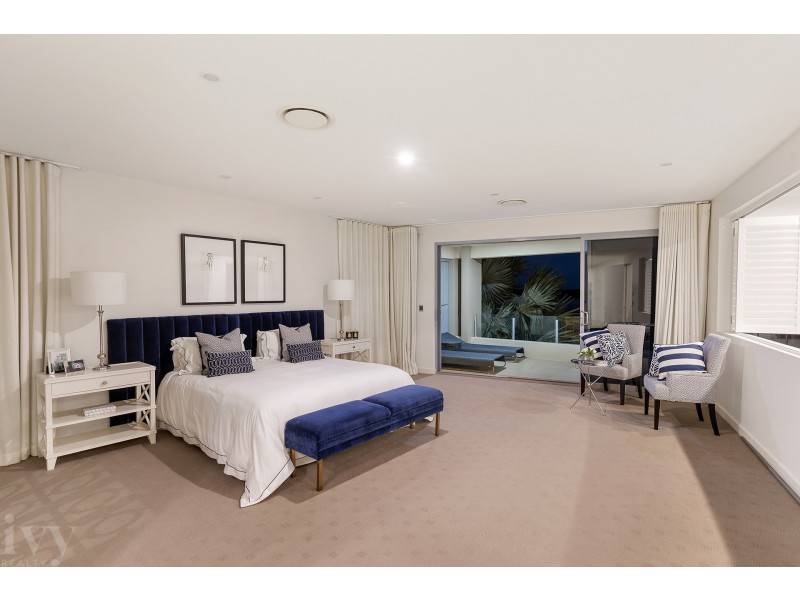 13 Parklane Terrace, Sovereign Islands QLD 4216