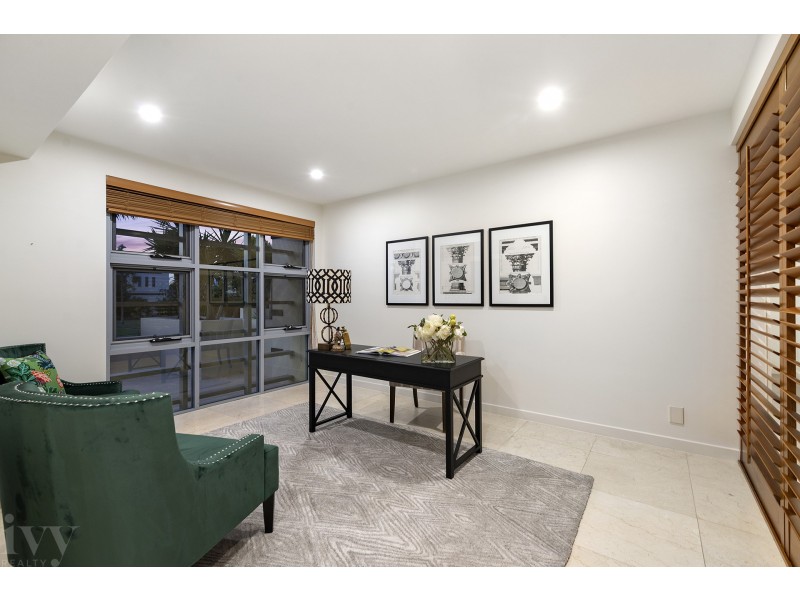 13 Parklane Terrace, Sovereign Islands QLD 4216