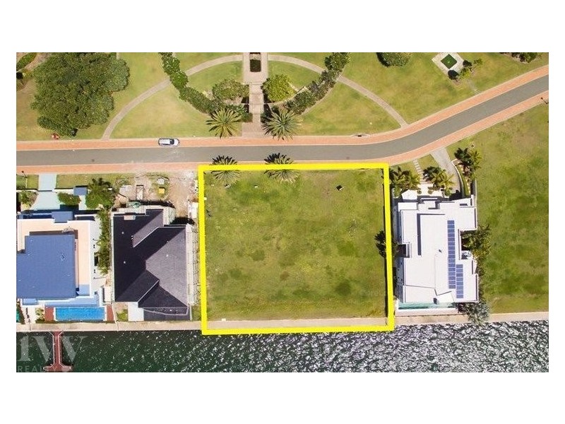 9 Parklane Terrace, Sovereign Islands QLD 4216